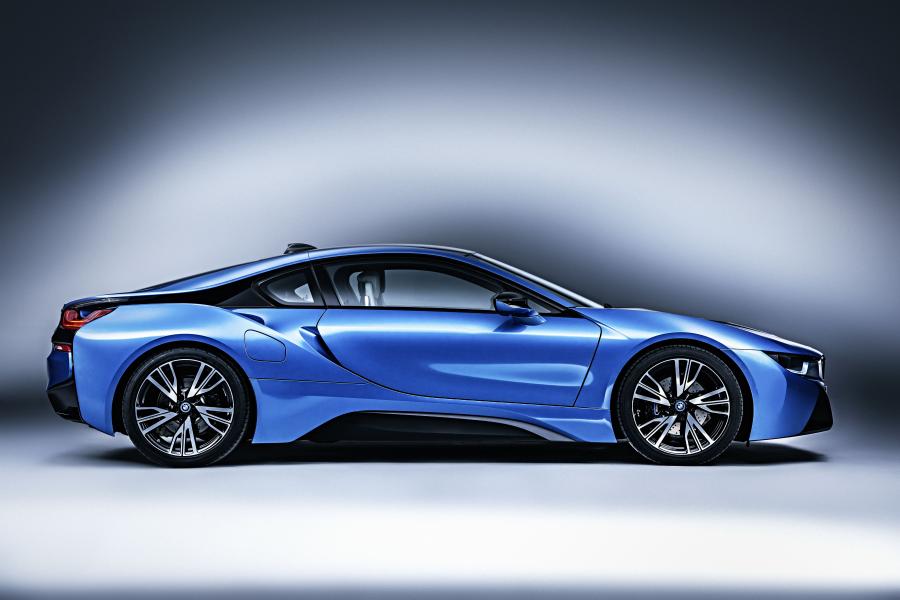  BMW i8 Pure Impulse Package 2014 года  (фото 8 из 15)